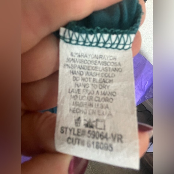 In Joy Teal Green Short Sleeve T- Shirt with Rein-Stone Detailing Size Medium - Picture 13 of 14